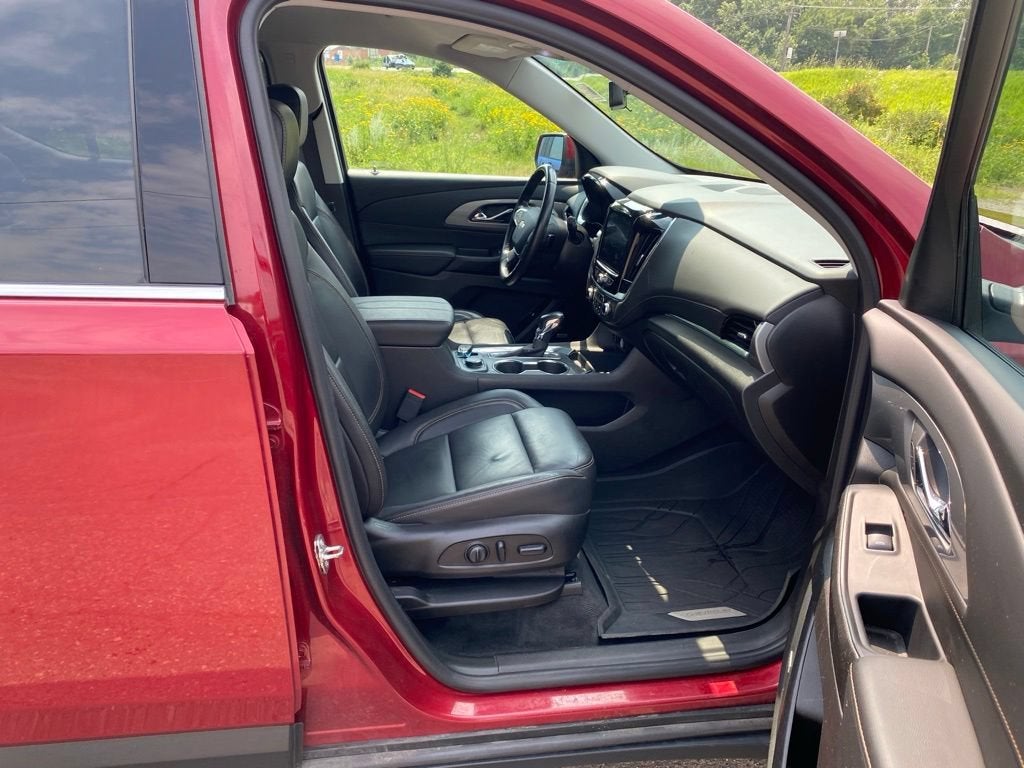2021 Chevrolet Traverse LT Leather