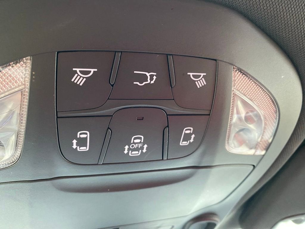 2020 Chrysler Pacifica Red S