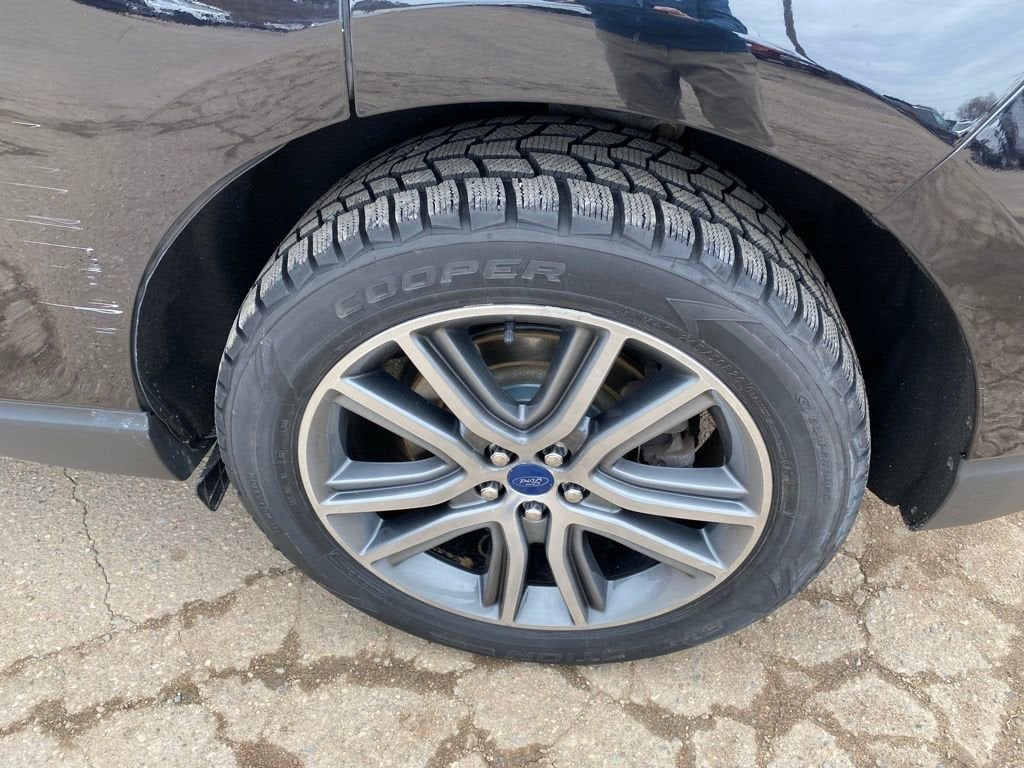 2022 Ford Edge Titanium