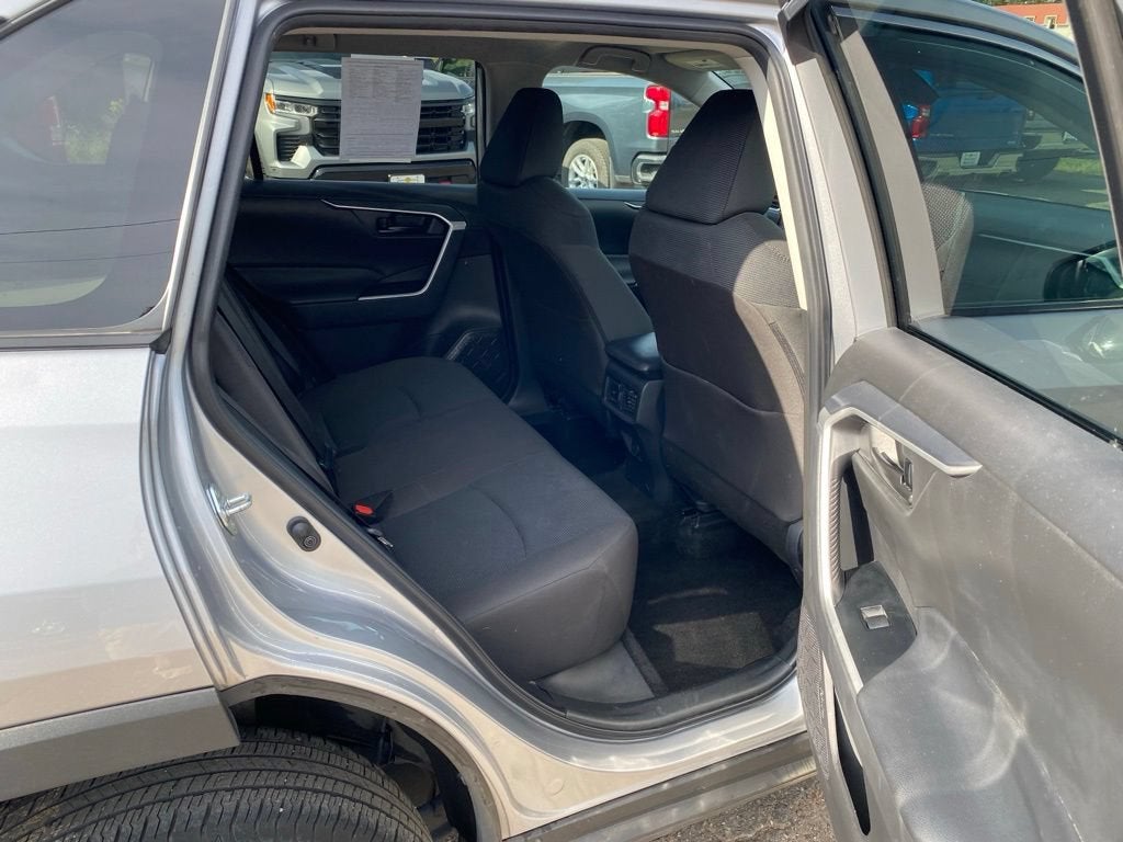 2025 Toyota RAV4 LE